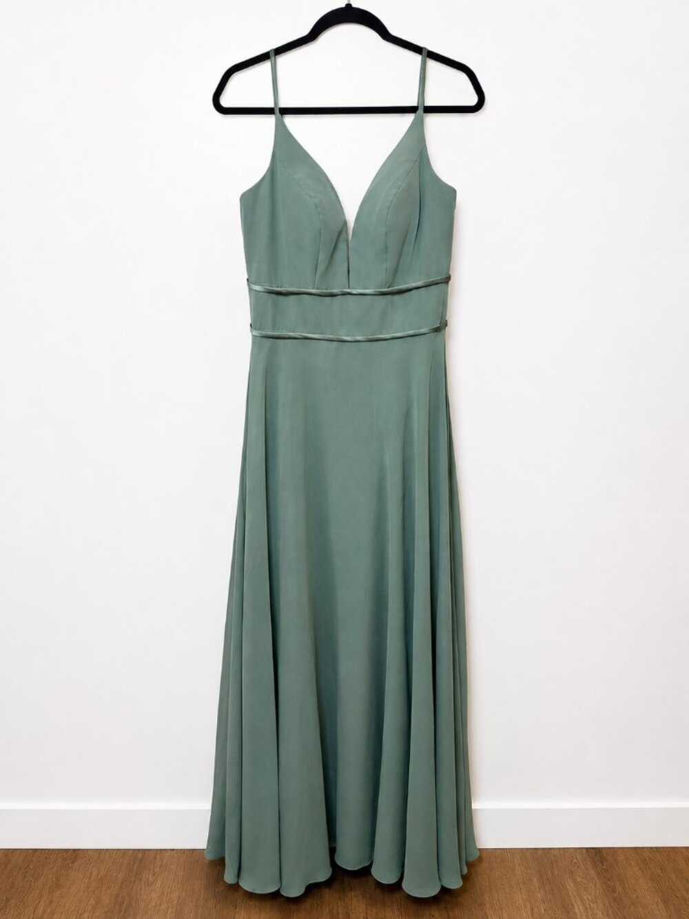 Sorella Vita Sage Green Dress Long Formal Gown Plunge V Neck A-Line Size 12